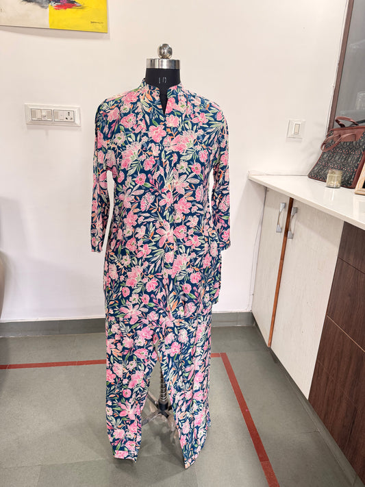 DARK BLUE FLORAL PRINT