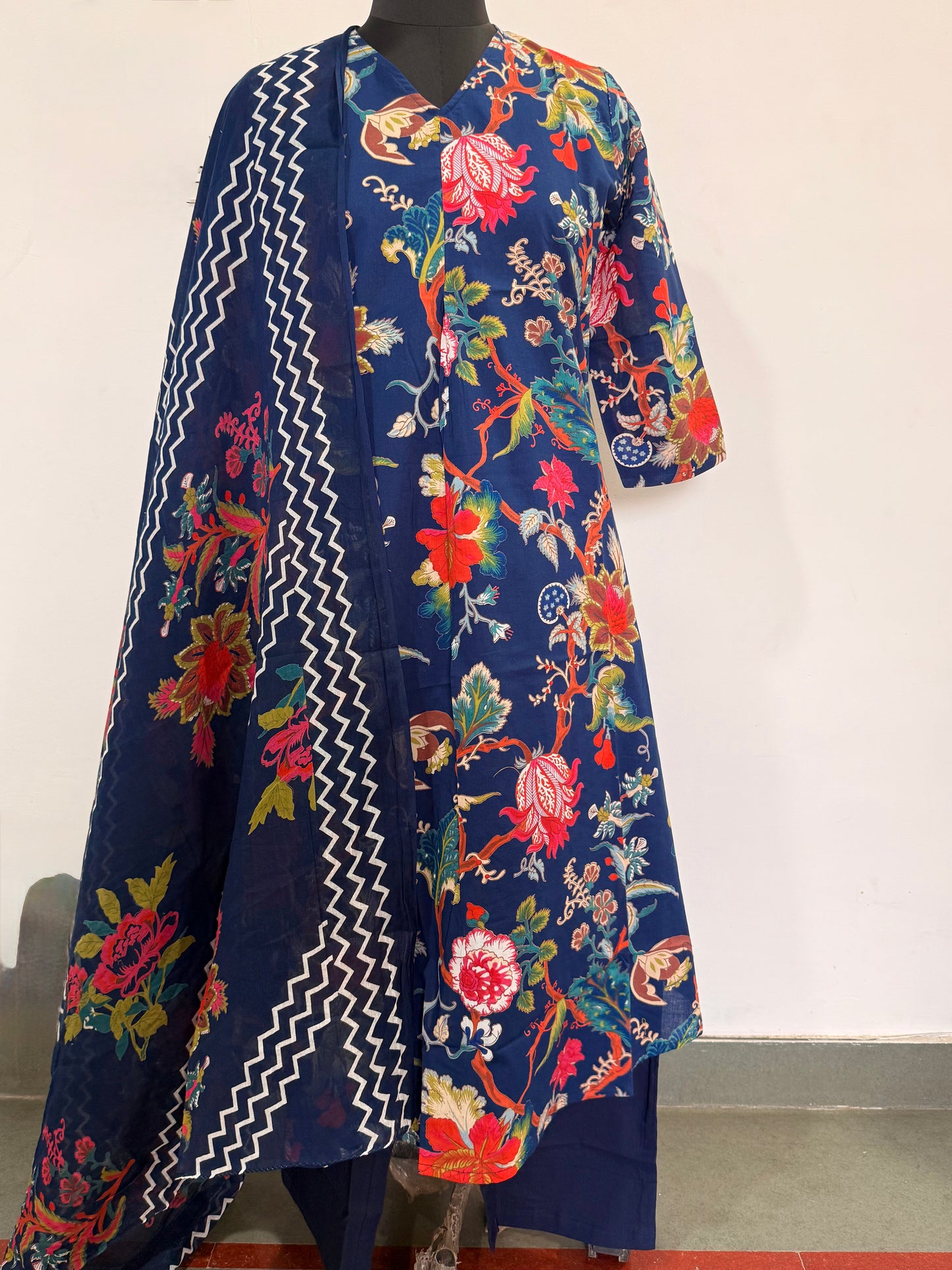 Blue floral print